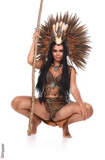 Savana Wildchild Like A Hot Queen Gets Naked