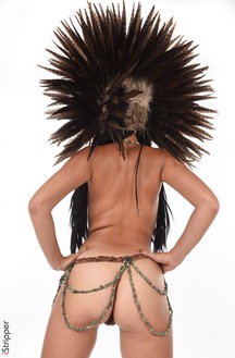 Savana Wildchild Like A Hot Queen Gets Naked
