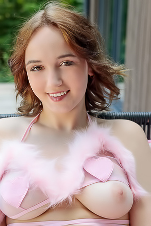 Sweet Young Pussy Rokki