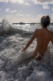 Li Moon Refreshing Her Beautiful Naked Body In The Warm Sea