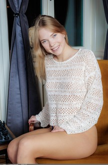 Luise teasing in lacy panties and fishnets