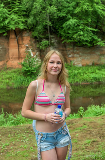 Runa Sexy Blonde Teen