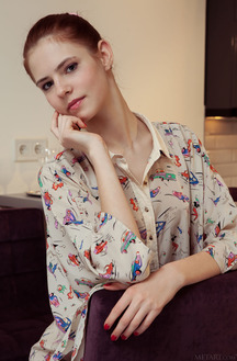 Hot Nude Chick Juliett Lea