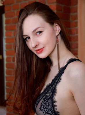 Russian Starlet Maryl Playing Across Naked