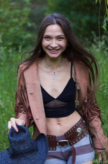 Santa Finds A Secluded Spot To Spread Out Her Blanket