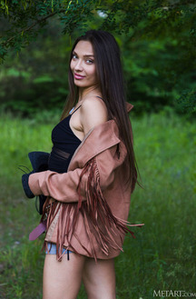 Santa Finds A Secluded Spot To Spread Out Her Blanket