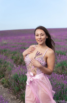 Sumiko Voluptuous Beauty Is Soon Naked Among The Flowers