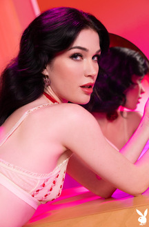 Evelyn Claire Excited Dark-haired Cutie Shows Her Ass And Pussy