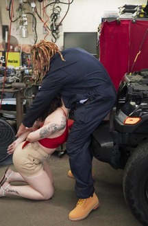 Remy Woods Makes Pussy Payment Plan Deal With Mechanic Derek Savage