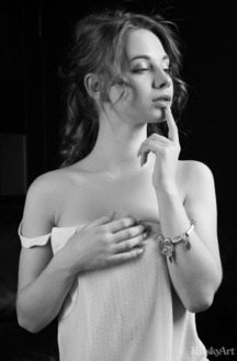 Siya Very Beautiful Brunette Teen