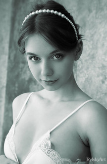 Siya Very Beautiful Brunette Teen