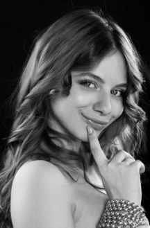 Siya Very Beautiful Brunette Teen