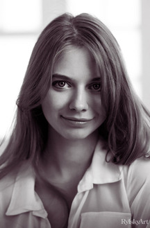 Siya Very Beautiful Brunette Teen