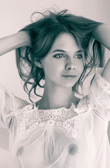 Siya Very Beautiful Brunette Teen