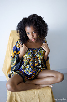 Sukki T Ebony Chick Spreads Her Legs