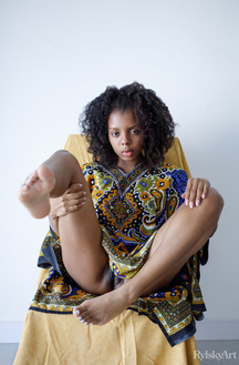 Sukki T Ebony Chick Spreads Her Legs