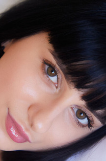 Sarah Heizel Pinching Her Sensitive Nipples To Make Them Stiffen And Tingle