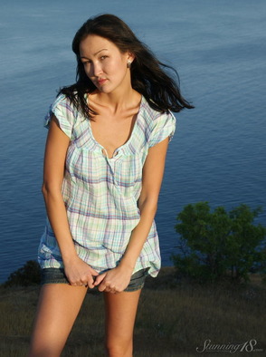 Rusya Brunette Hottie Teases Outdoors