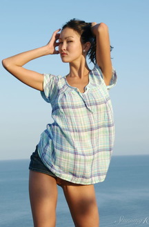 Rusya Brunette Hottie Teases Outdoors