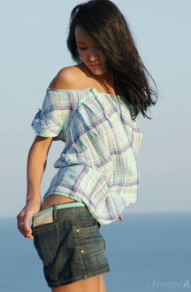 Rusya Brunette Hottie Teases Outdoors