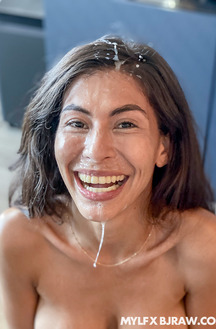 Heather Vahn Enjoying The Sun And Want To Make A Deep Blowjob