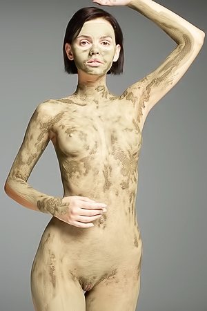 Ariel In Body Mud Mask