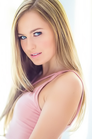 Scarlett Happy Posing