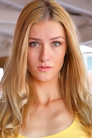 Mazzy Public Teasing