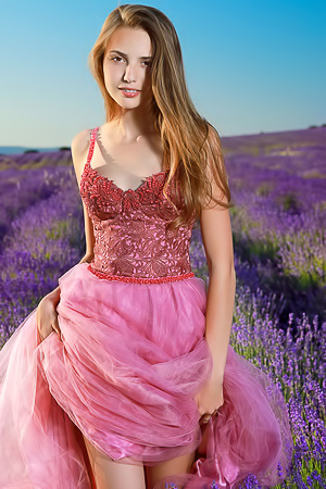 Elle Tan Shows Perfect Breasts And Shaved Pussy