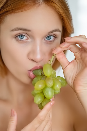 Amateur Girl Showing Her Cumming Pussy