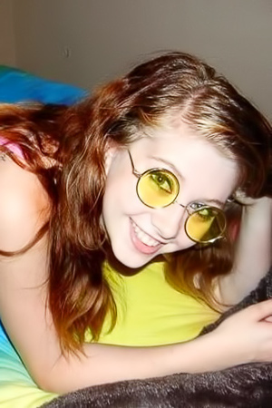 Alternative Chick Posing Sexy In Hot Selfpics