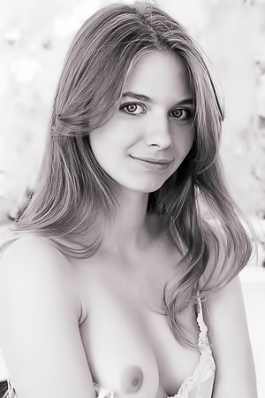 Siya Very Beautiful Brunette Teen