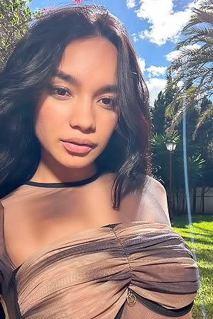 Dulce Taking Topless Selfie