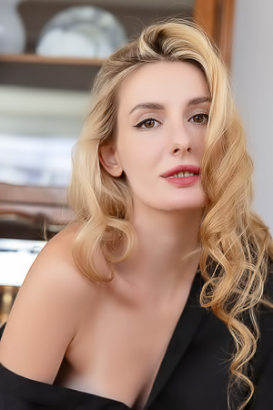 Lillie Pie Her Soft Breasts And Firm Round Bubble Butt Grabbing The Attention