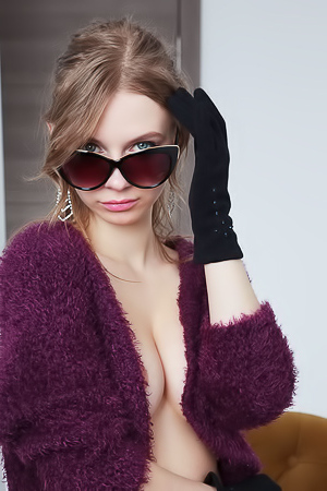 Nasty Young Kitty Siya