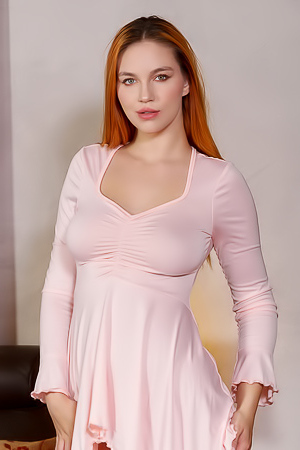 Leya Desantis - Blue-Eyed Redhead Uses Toy Naked In Bed