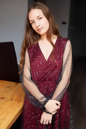 Bellaria Alluring Pussy Spread And Natural Beauty In An Artistic Set