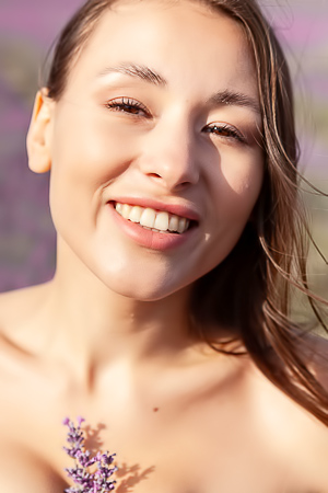 Sumikos Glow Enlivens Her Striptezase in Twilight Light