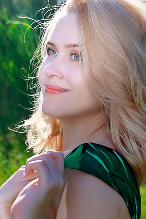 Unas Wishes Fulfill In The Open Air As She Embraces Nature And Herself