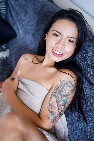 Maddisons Boobs Stretch Leather as Stalks Scrape Tease them into Promised Delight